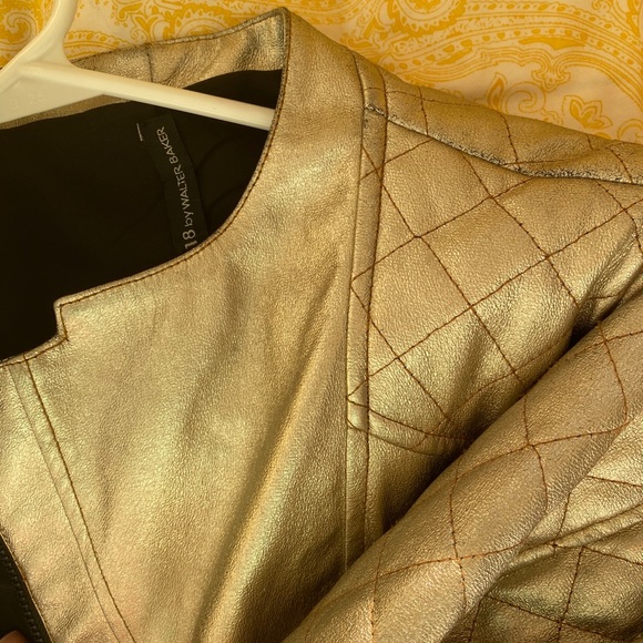 Gold jacket - Picture 3 of 7